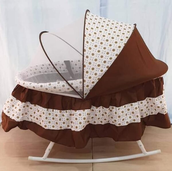 Mini Berceau Couffin à Couvert 0 – 8 Mois – Multicolore