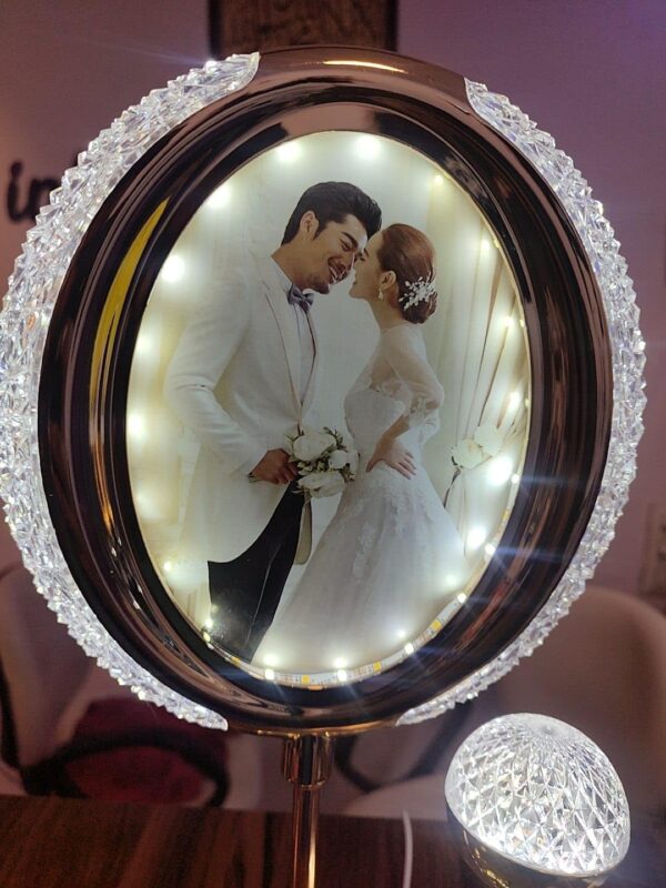 Cadre photo ovale lumineux en cristal avec capteur tactile – Image 4